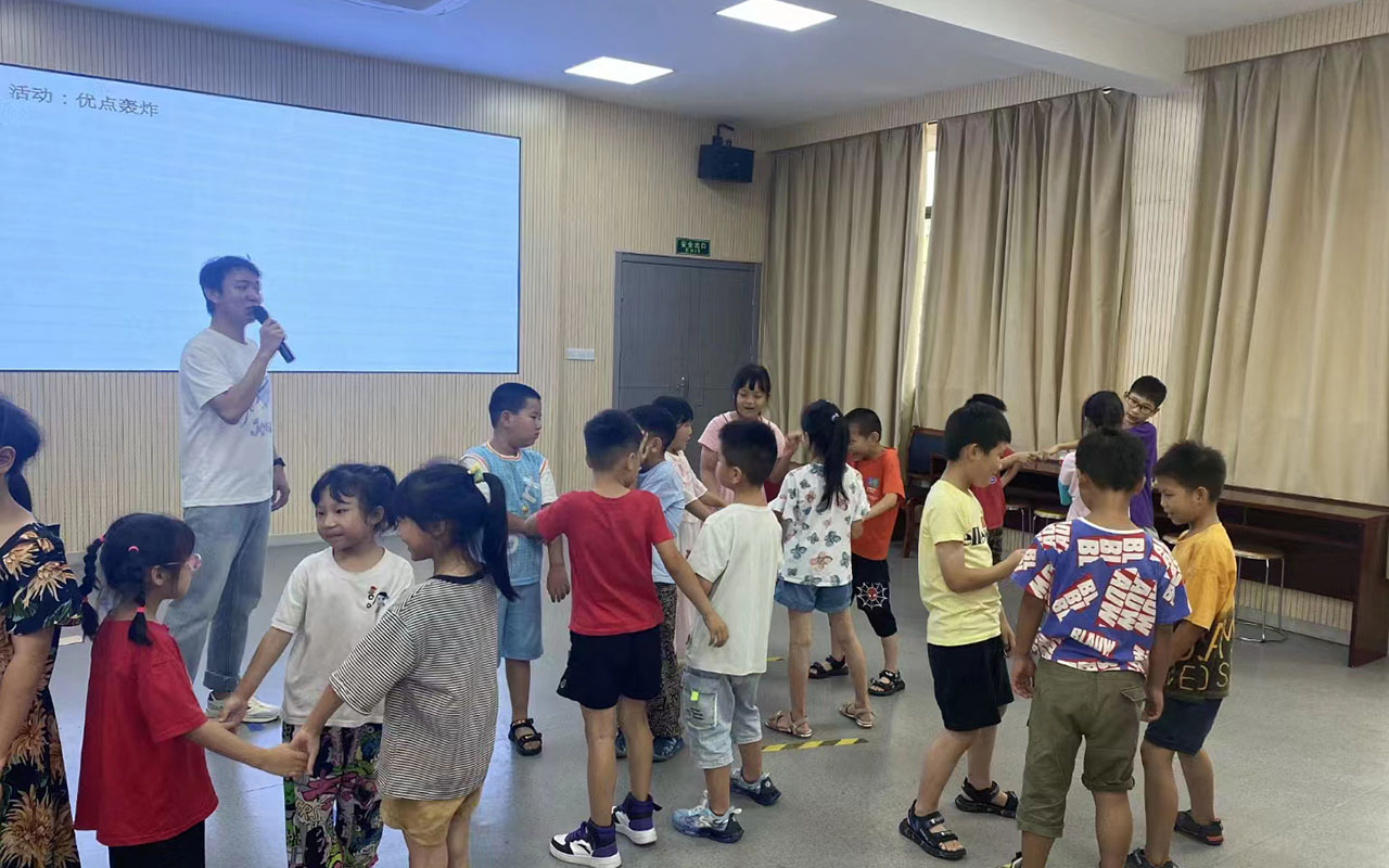 尉犁龙观乡中心学校